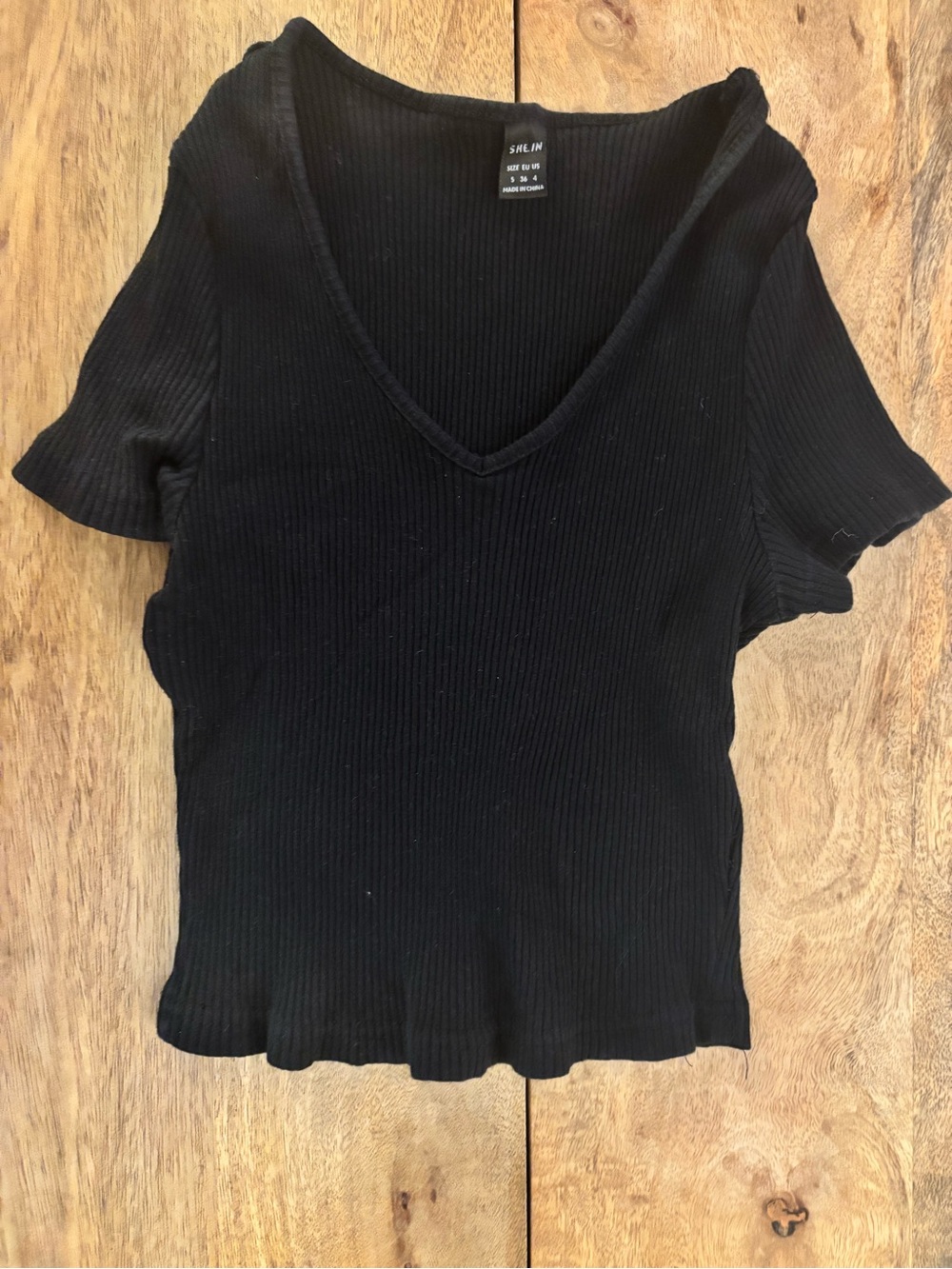 SHEIN Black Ribbed V-Neck Short Sleeve Top with Scalloped Hem